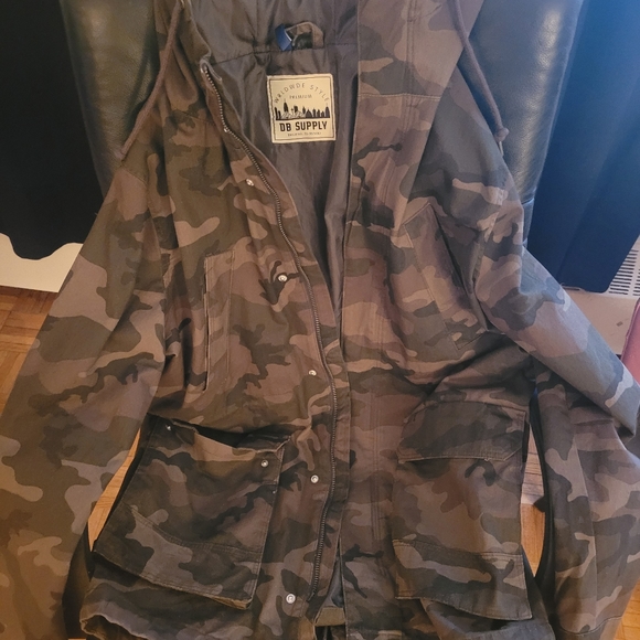 Camo jacket - Picture 1 of 5
